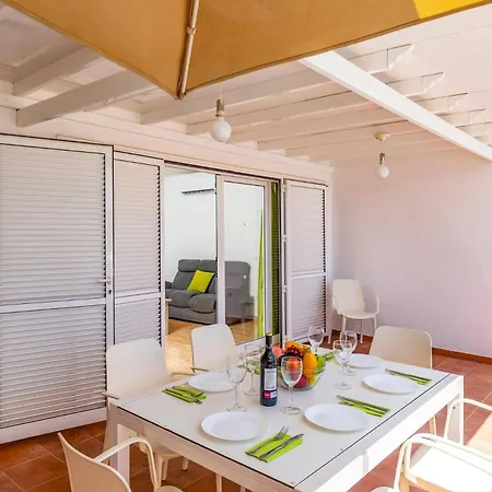 Amparo Gym, Pool And Playa Blanca (Lanzarote)