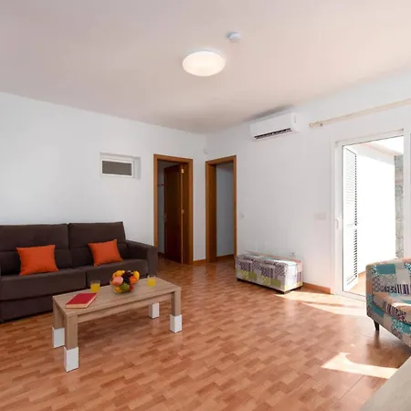 Amparo Gym, Pool And Villa Playa Blanca (Lanzarote)