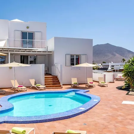 Amparo Gym, Pool And * Playa Blanca (Lanzarote)