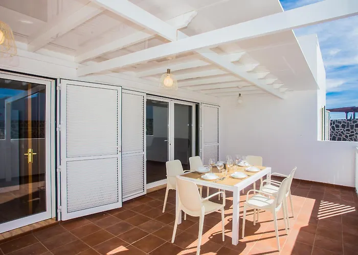 Amparo Villa Playa Blanca