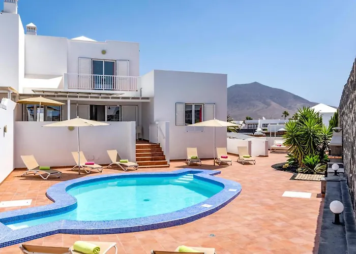 Amparo * Playa Blanca